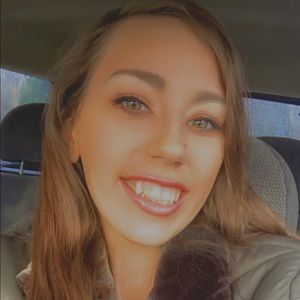 Meet your Posher, Lydia